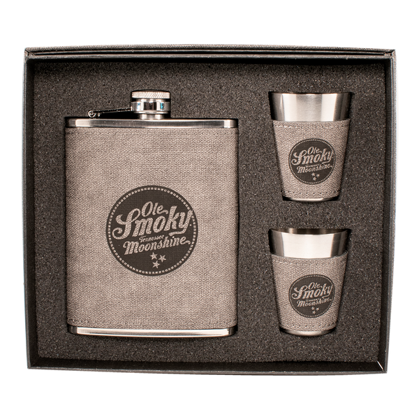 BOXED FLASK AND SHOT SET